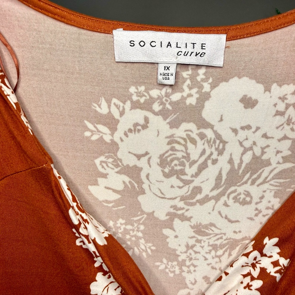 Socialite Curve Rust Floral Twist-Front Dress – Women’s 1X New Without Tags - Picture 8 of 9